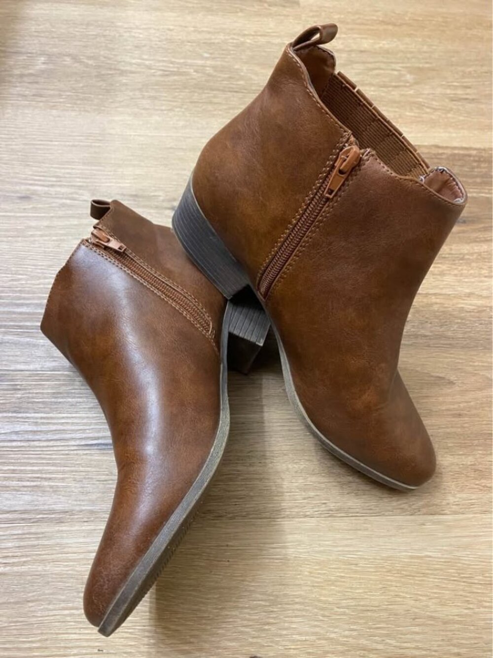 Madden Girl Hartt Chestnut Brown Ankle Booties Women’s Size 8.5 Low Heel
